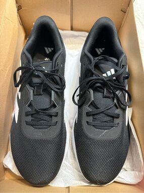 Men’s Adidas size 13 Black Low-Top Athletic Sneakers